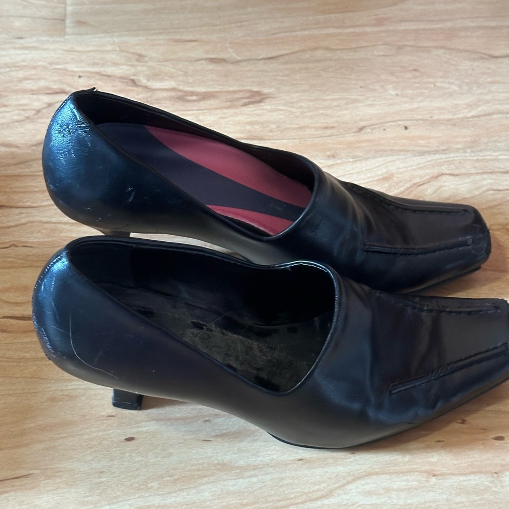 Franco Sarto heels, leather upper, size 8? Super comfy!